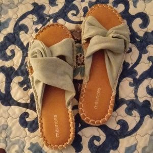 ✳4 for 20✳Maurices cute sandals